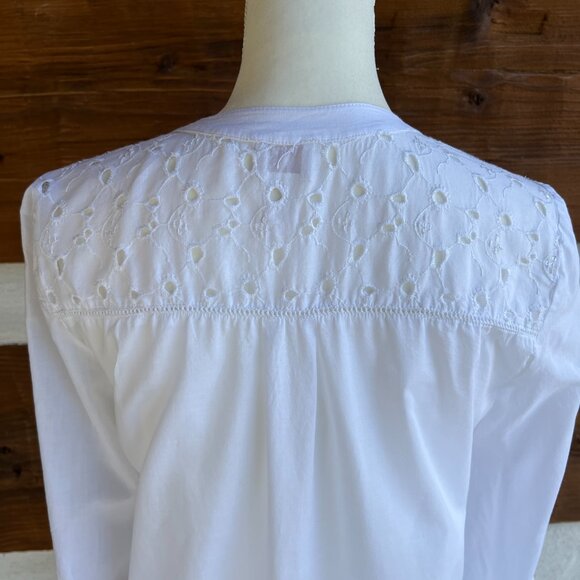 CHICO’S White Eyelet, Sequin Top, Buttons, Pocket, Summer Blouse Sz 0 (US 4) - Picture 10 of 14